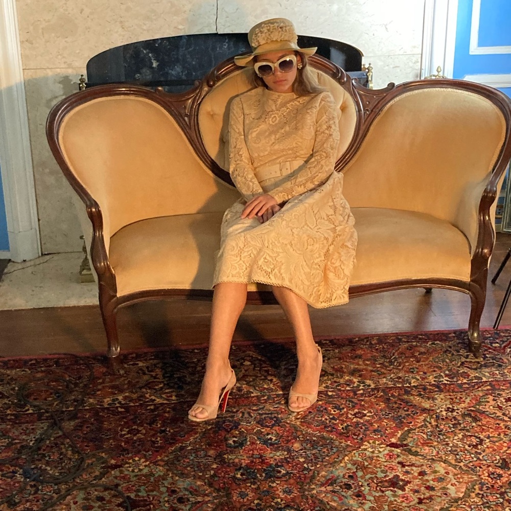 Vintage lace dress - Picture 2 of 9